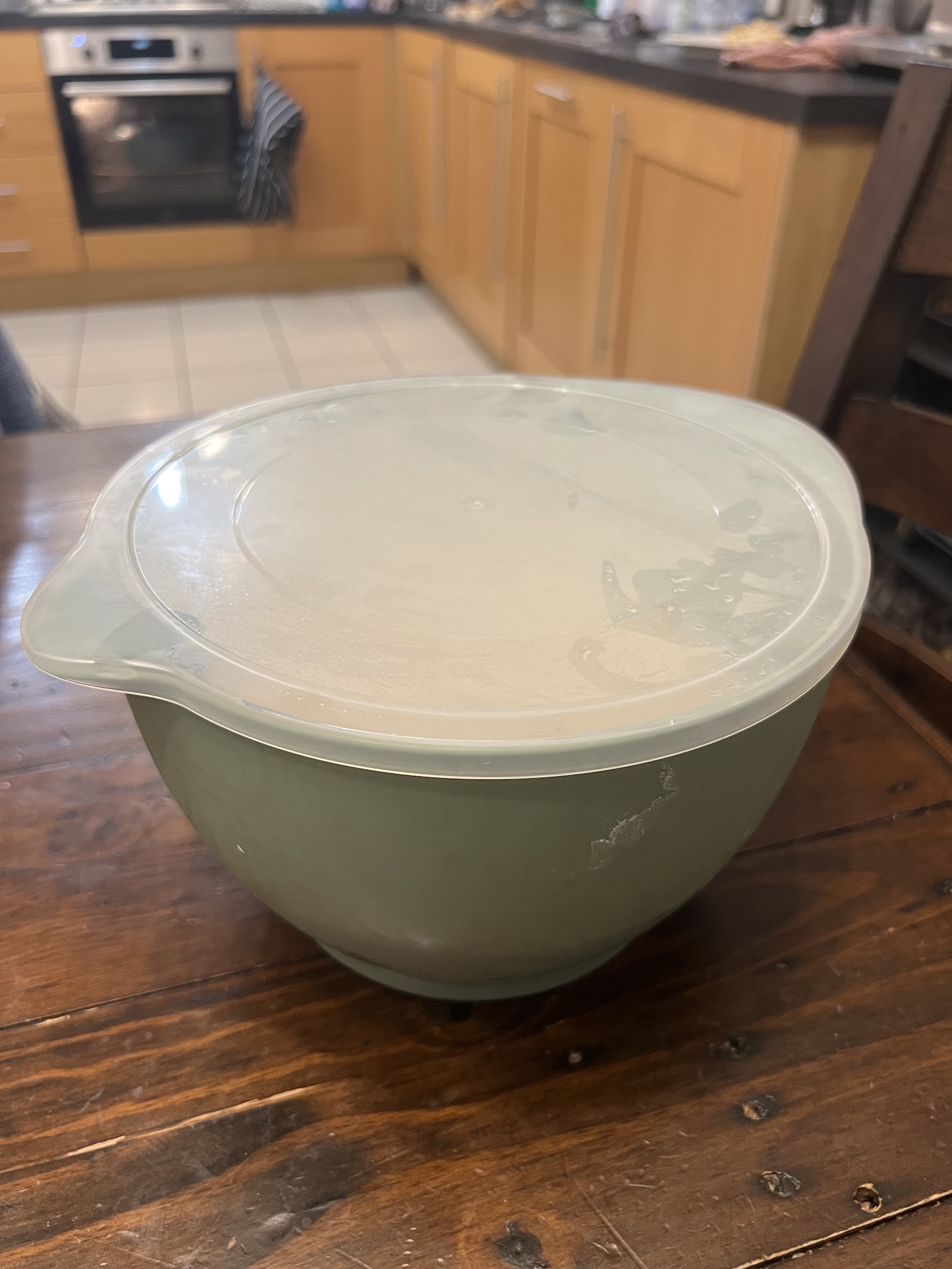- cold proving bowl with lid